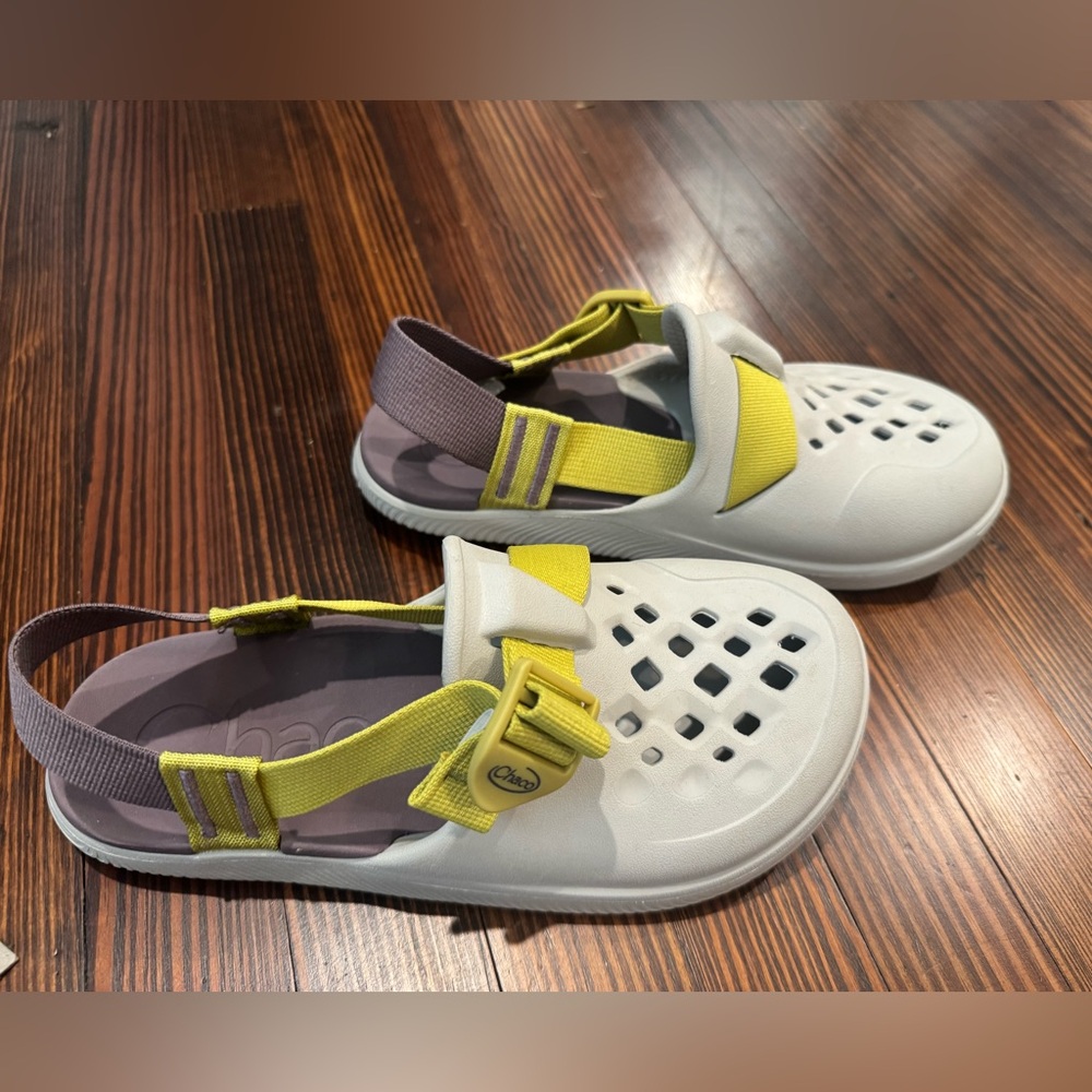 Chaco Chillos Clogs for Women - size 8